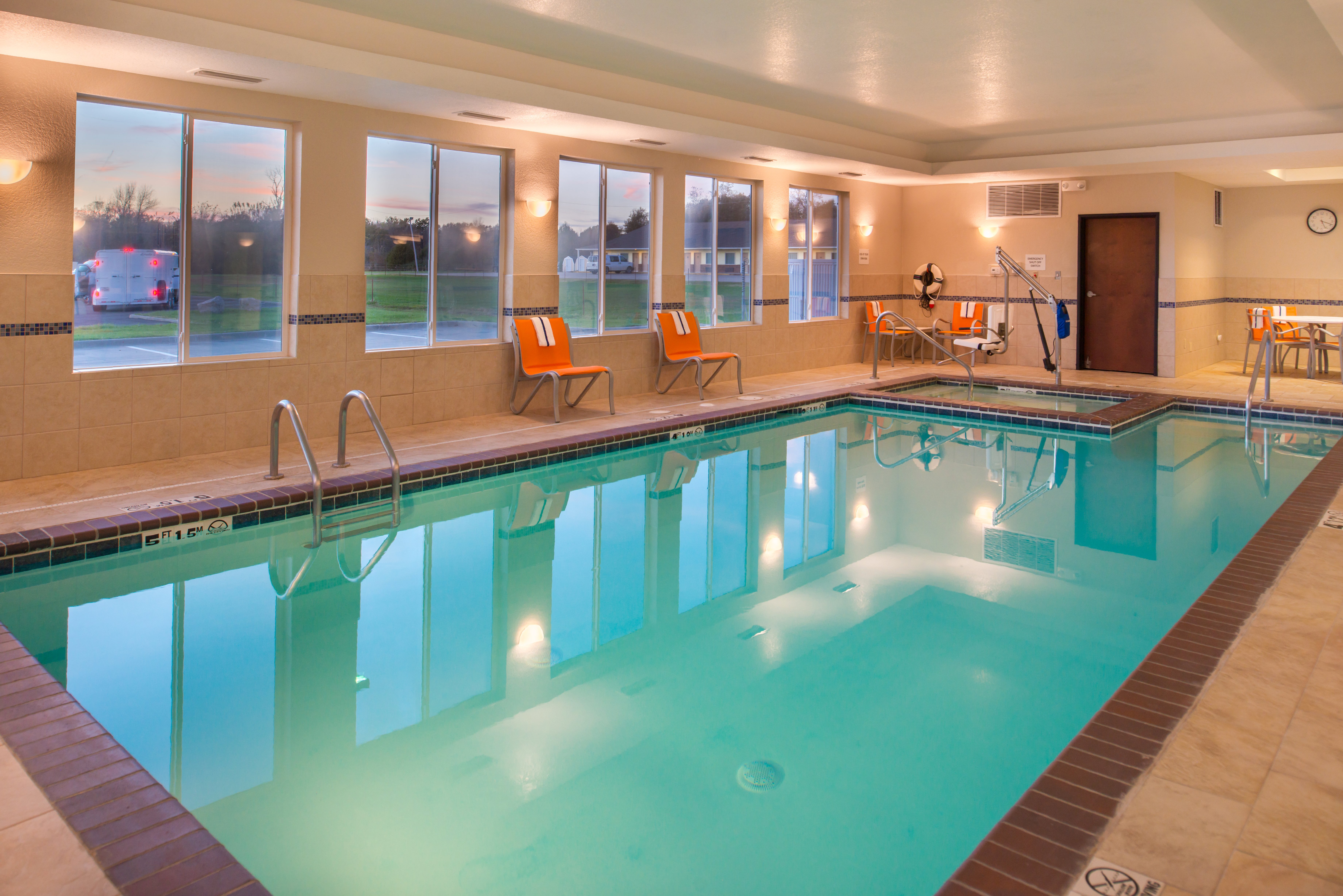 Holiday Inn Express Hotel And Suites Pittsburg 32/73