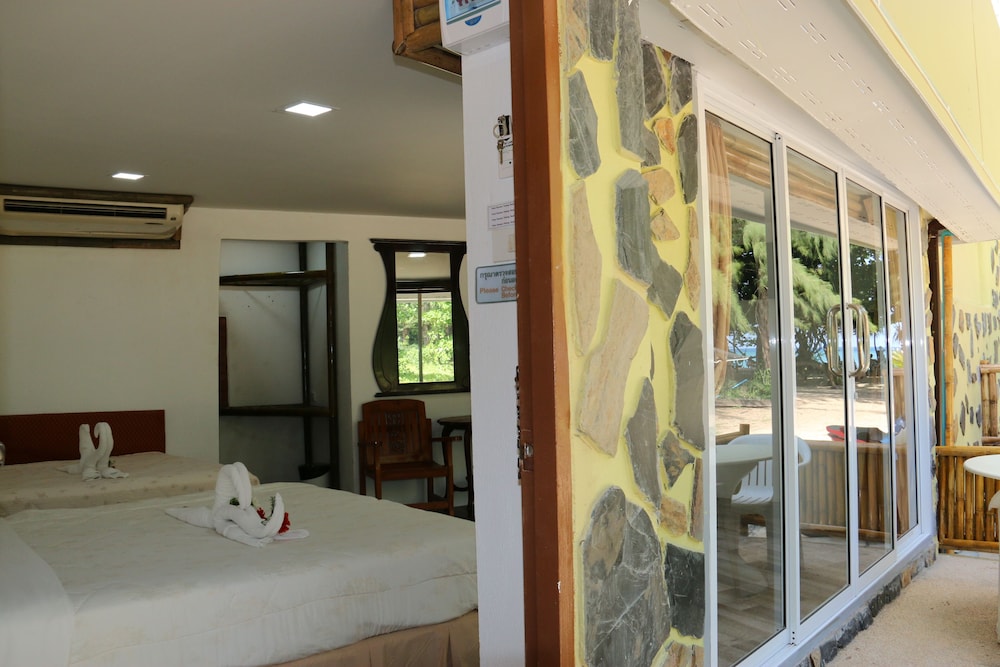 Ruan Mai Naiyang Beach Resort 16/76