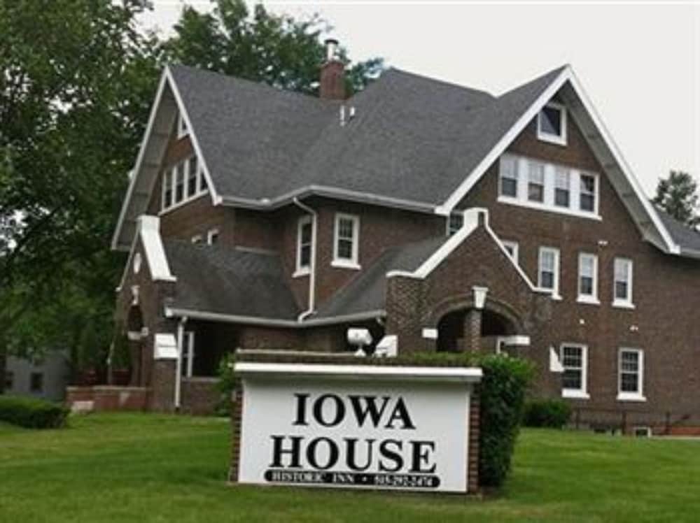 Iowa House 44/50