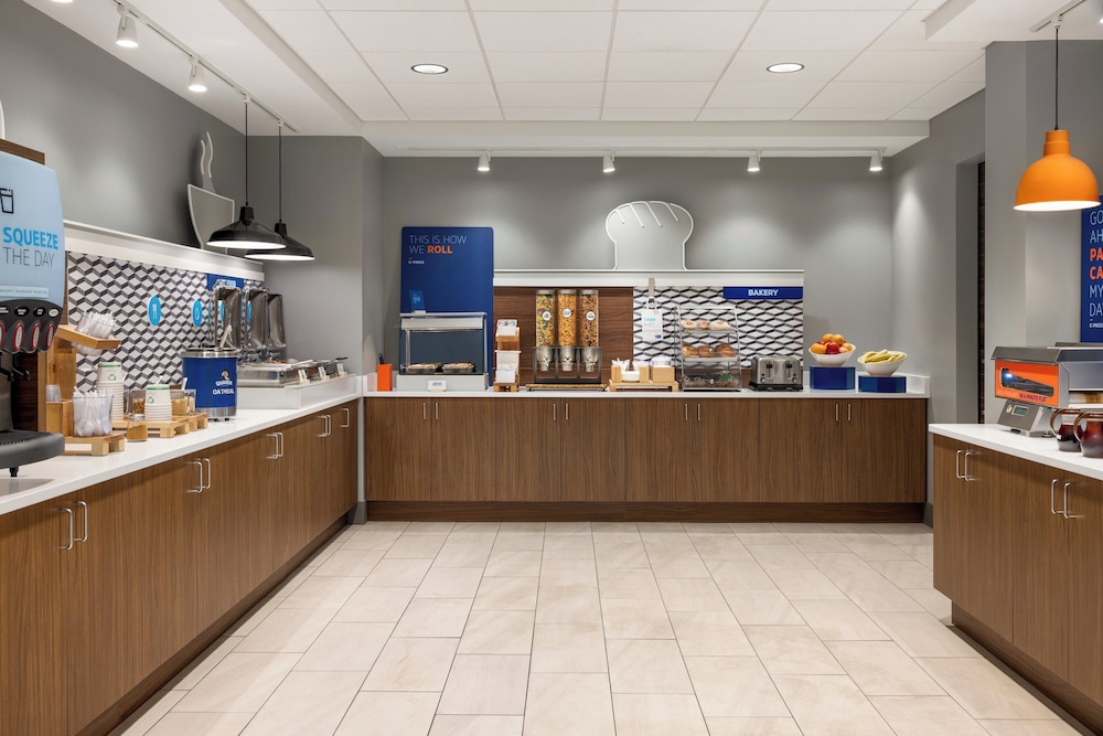 Holiday Inn Express & Suites Hagerstown 9/67