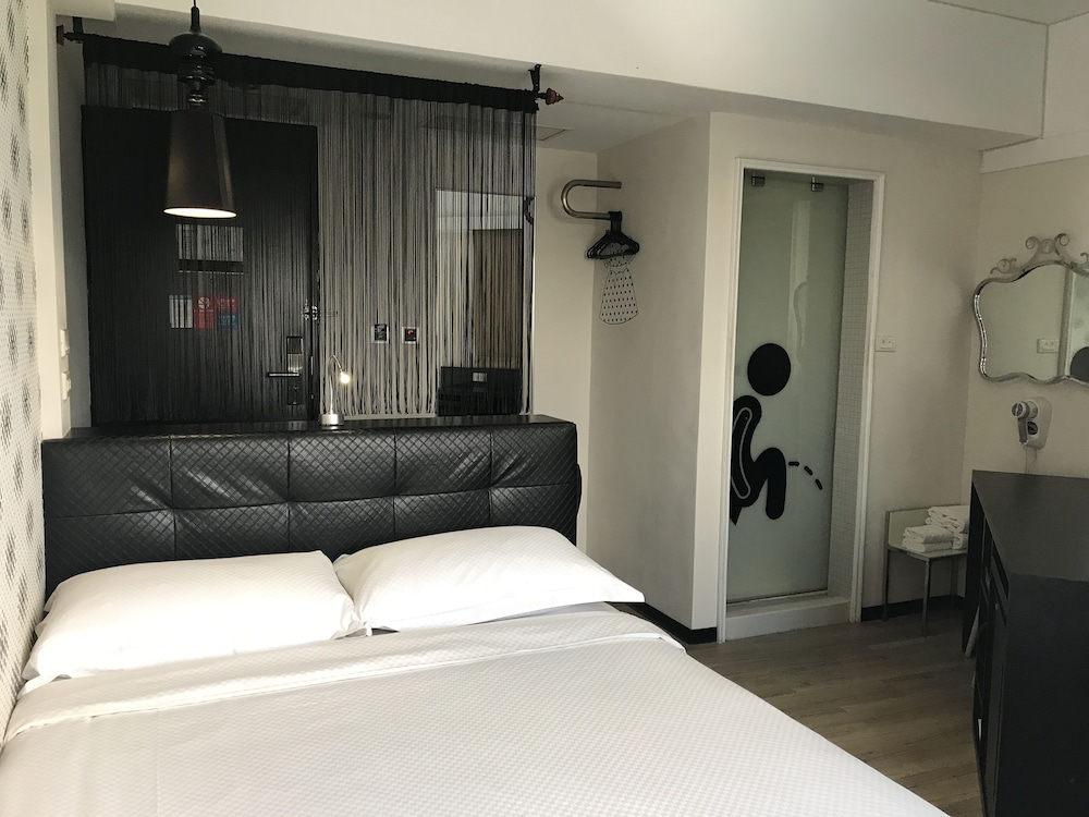 CHECK inn Express Kaohsiung Love River 24/66