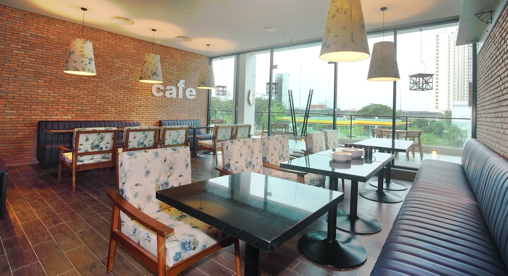 CABIN HOTEL 35/40