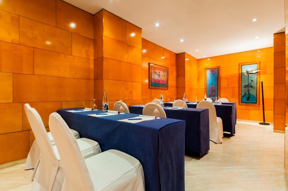 Hotel Villacarlos 27/30