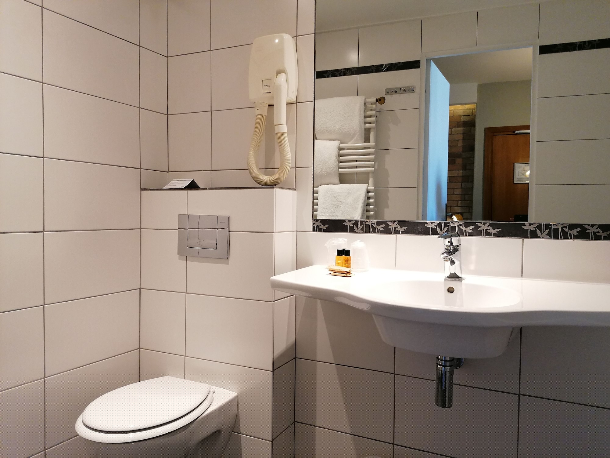 غرفة سوبيريور ثلاثية بسرير مزدوج وسرير فردي، HOTEL MICHELET ODEON 5/6