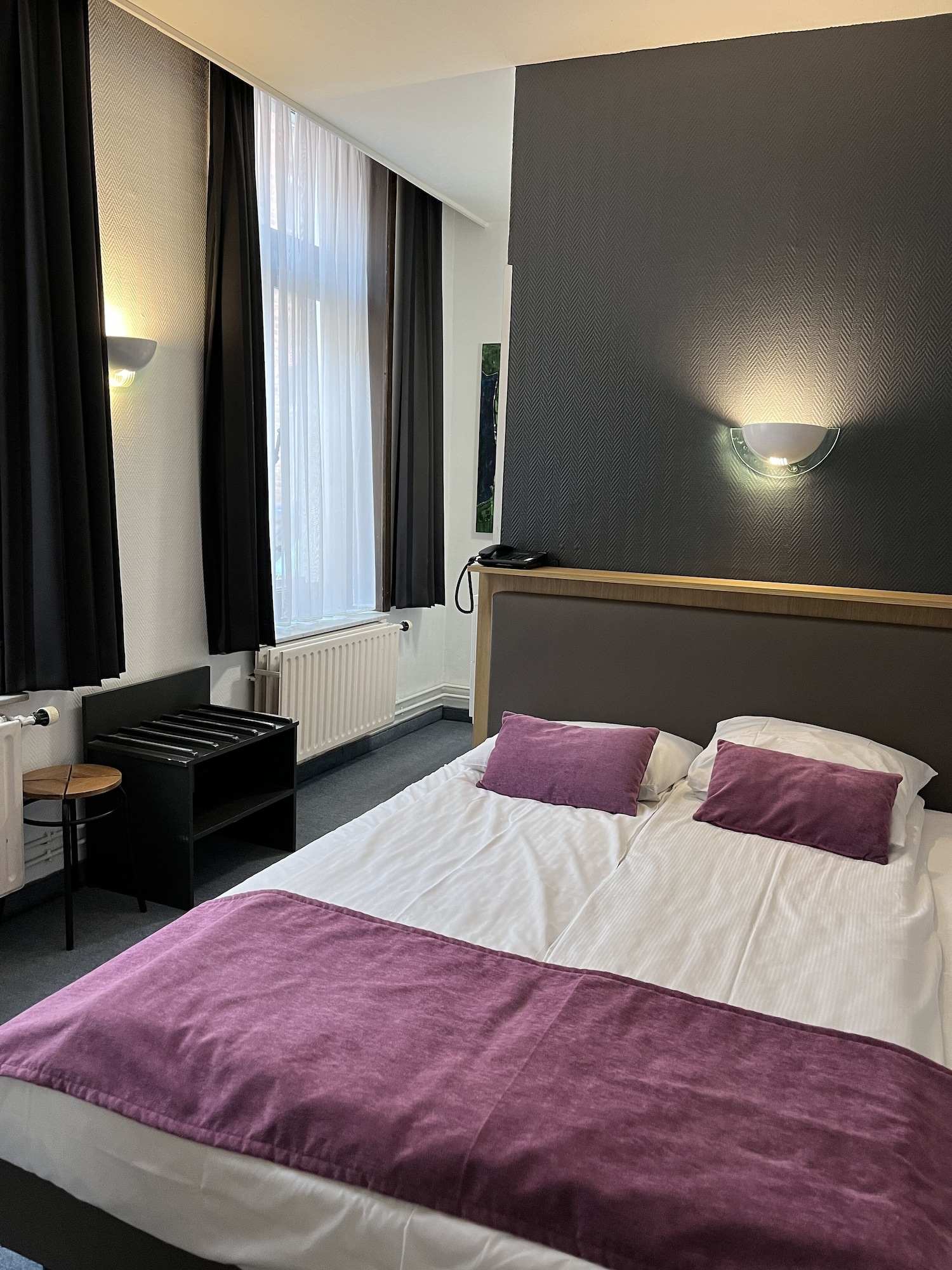 EXECUTIVE, DOUBLE BED