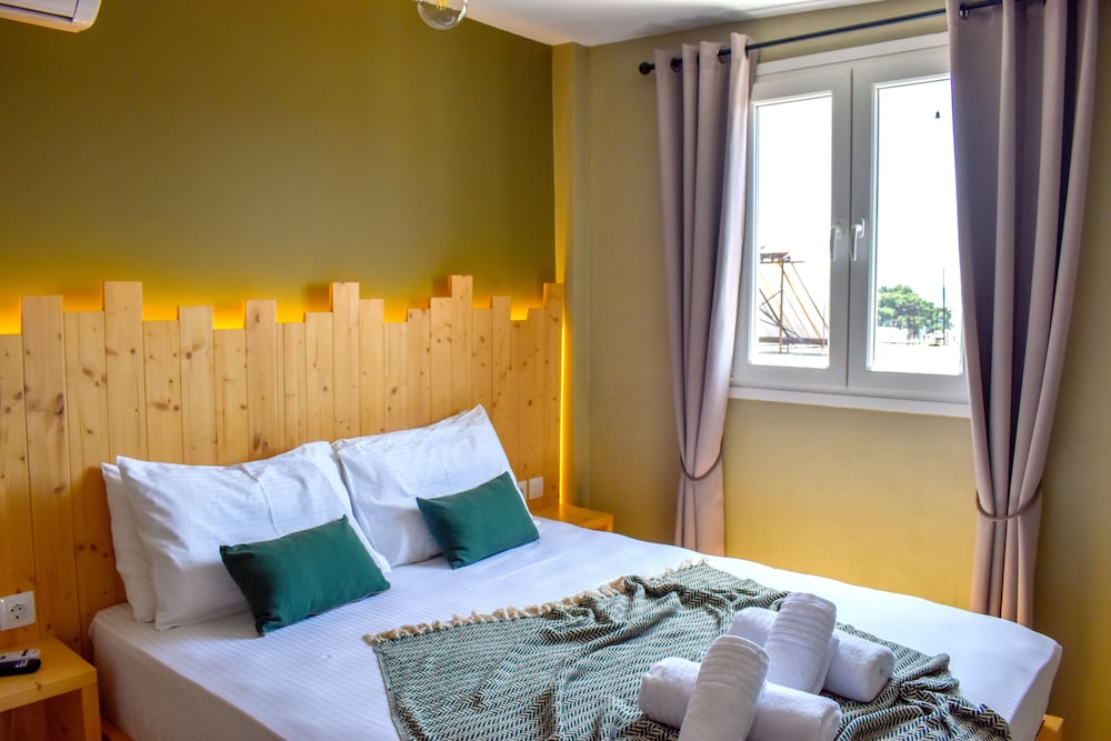 JUNIOR SUITE, SEA VIEW, BALCONY