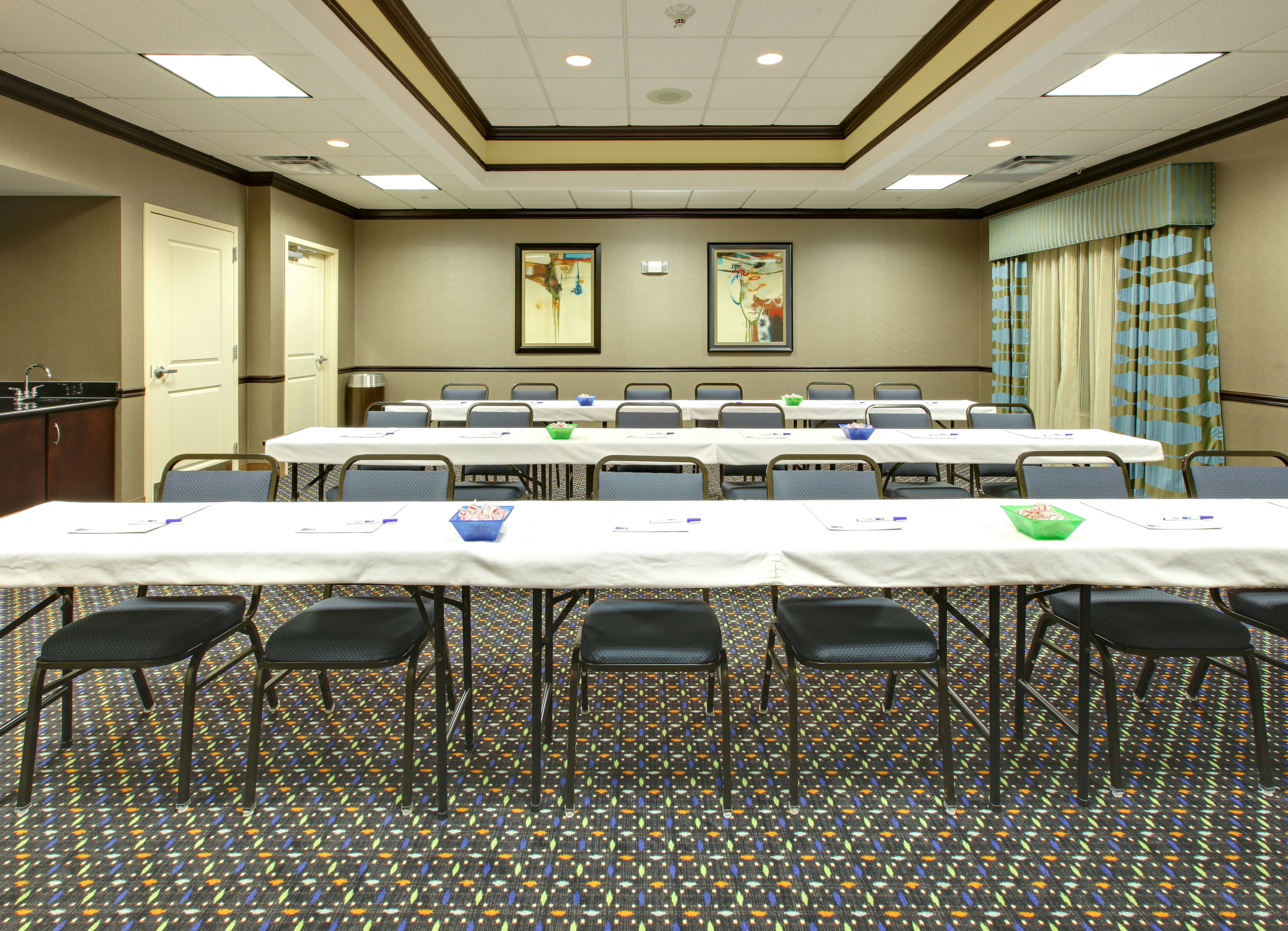 Holiday Inn Express Suites Covington 35/40