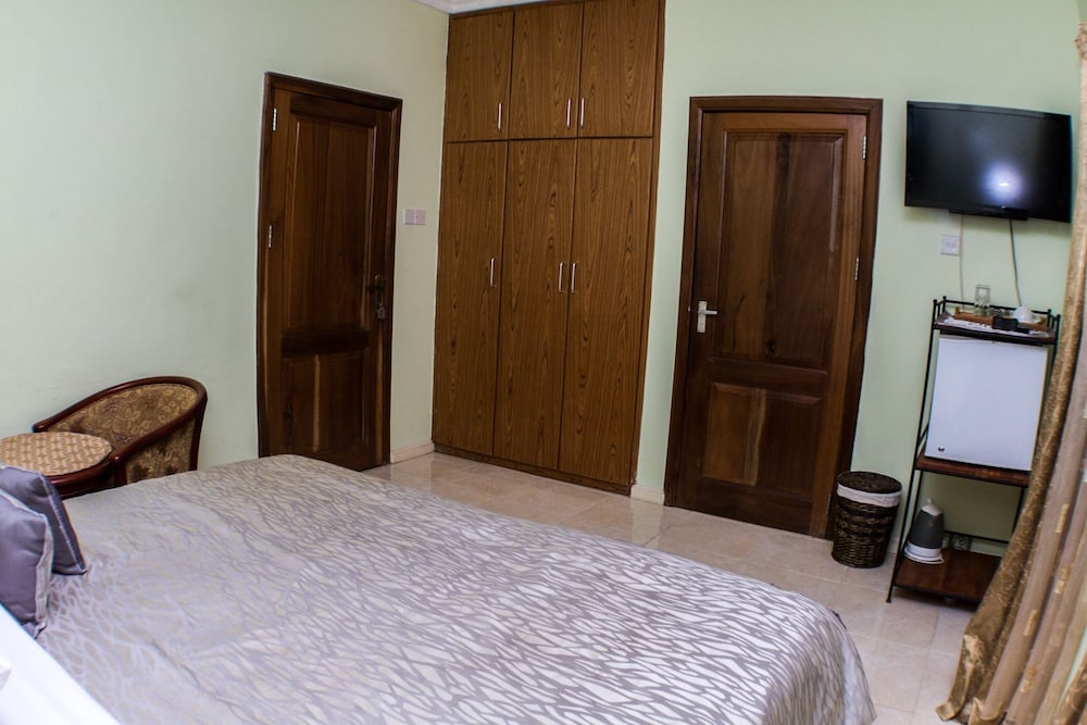 Alma House 23/76