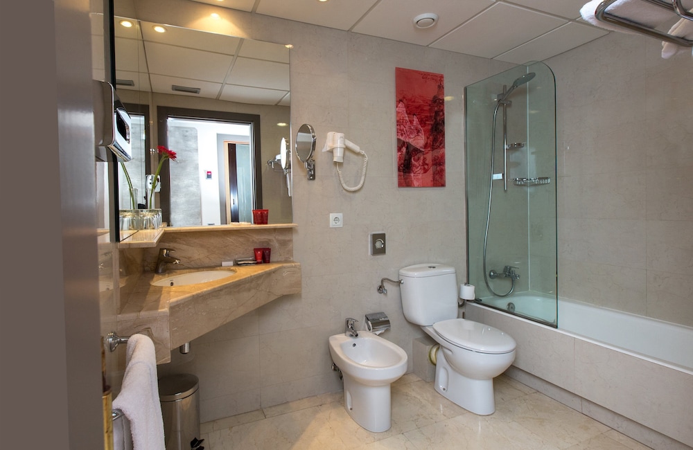 Superior, Leonardo Hotel Barcelona Las Ramblas 8/10