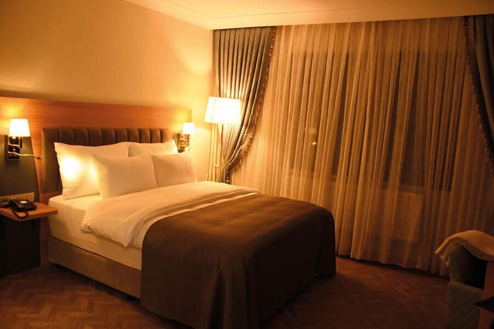 Ak Life Hotel & Suit 18/39