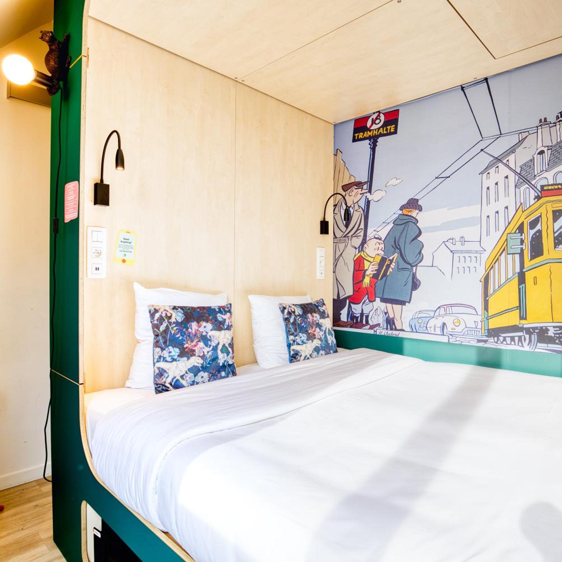 Room, King Bed, Small