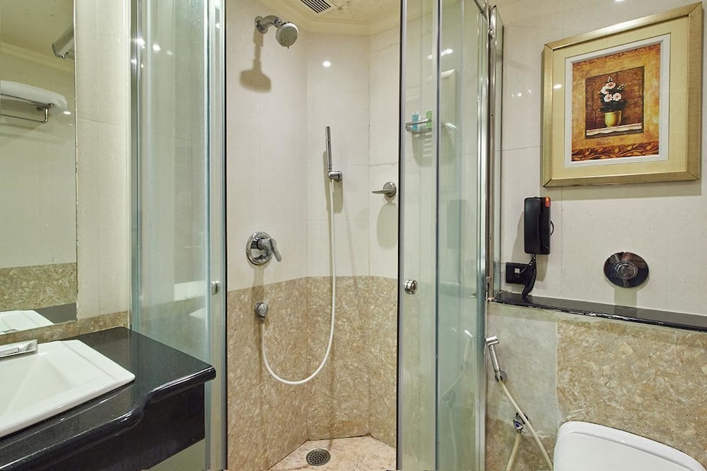 Royalton Hyderabad 10/48
