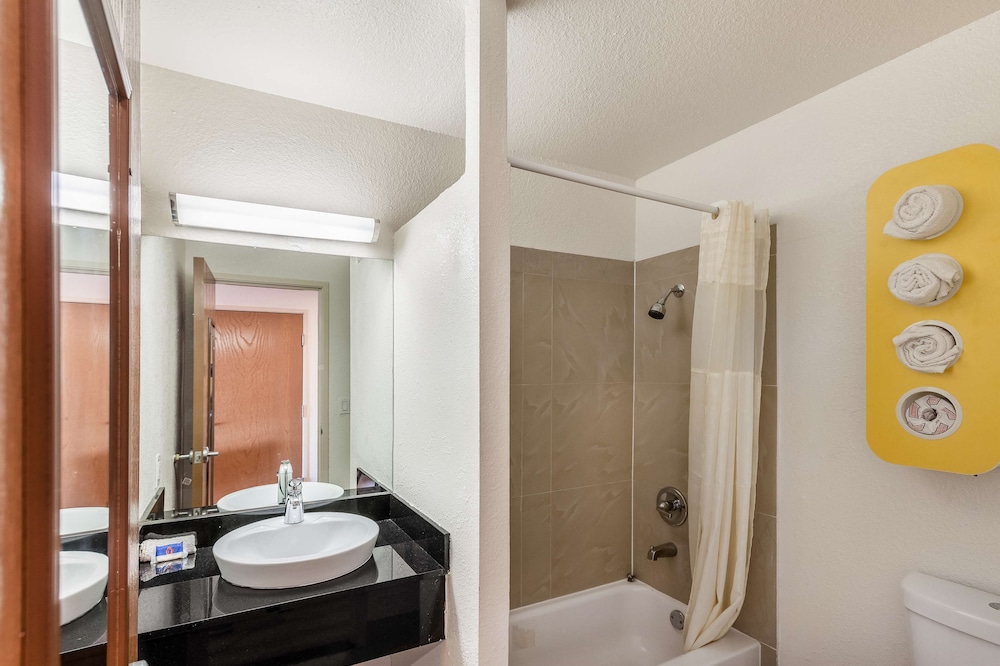 Motel6 Dallas, TX - South 43/43
