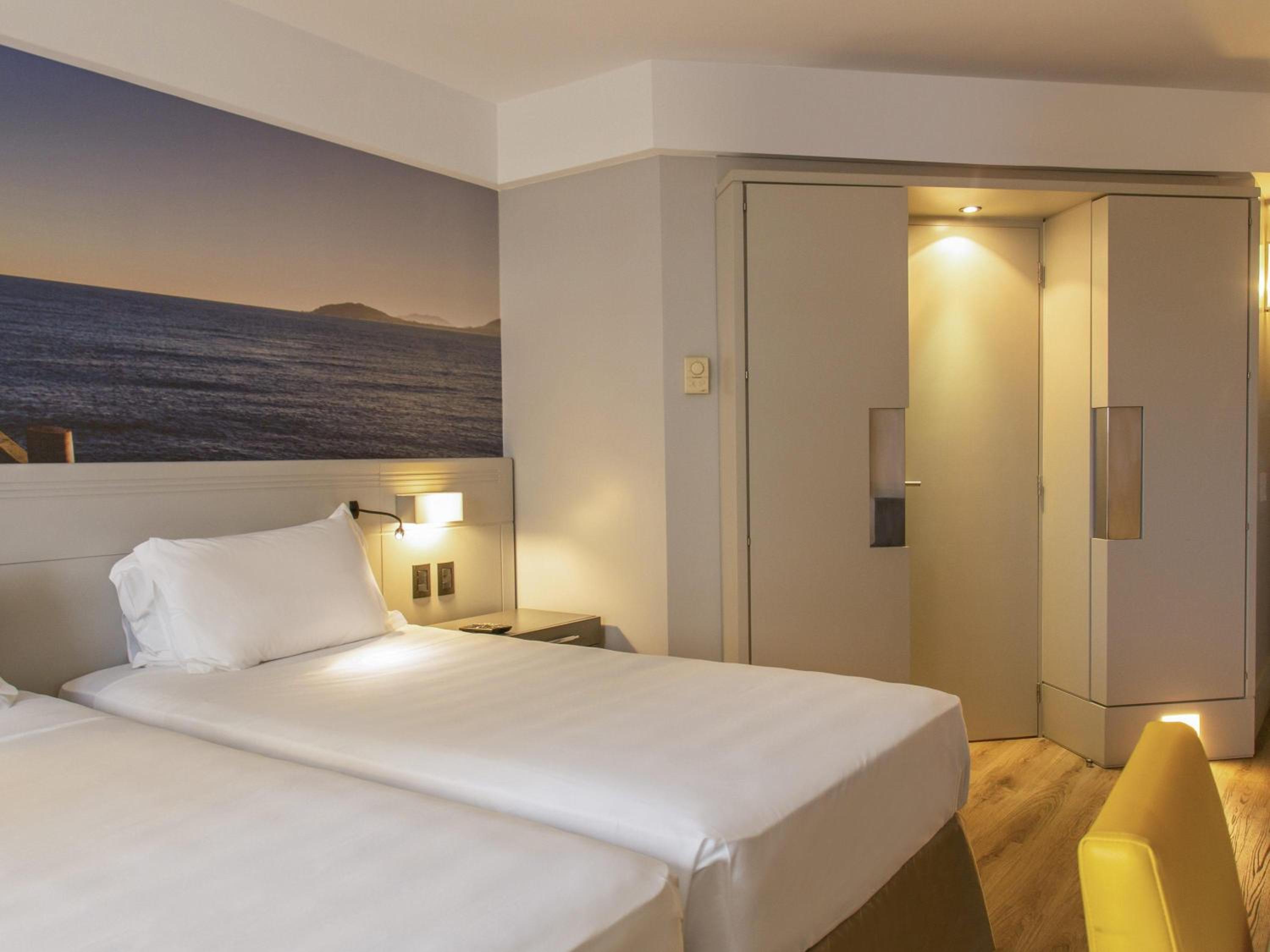 Room, Twin Beds
