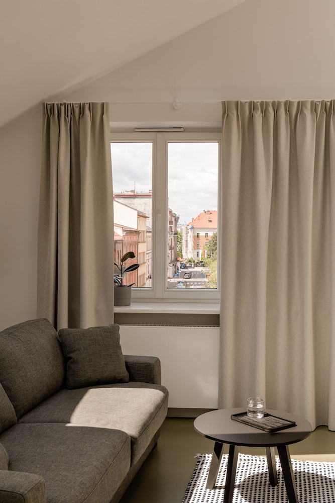 Plantonia Aparthotel 29/45