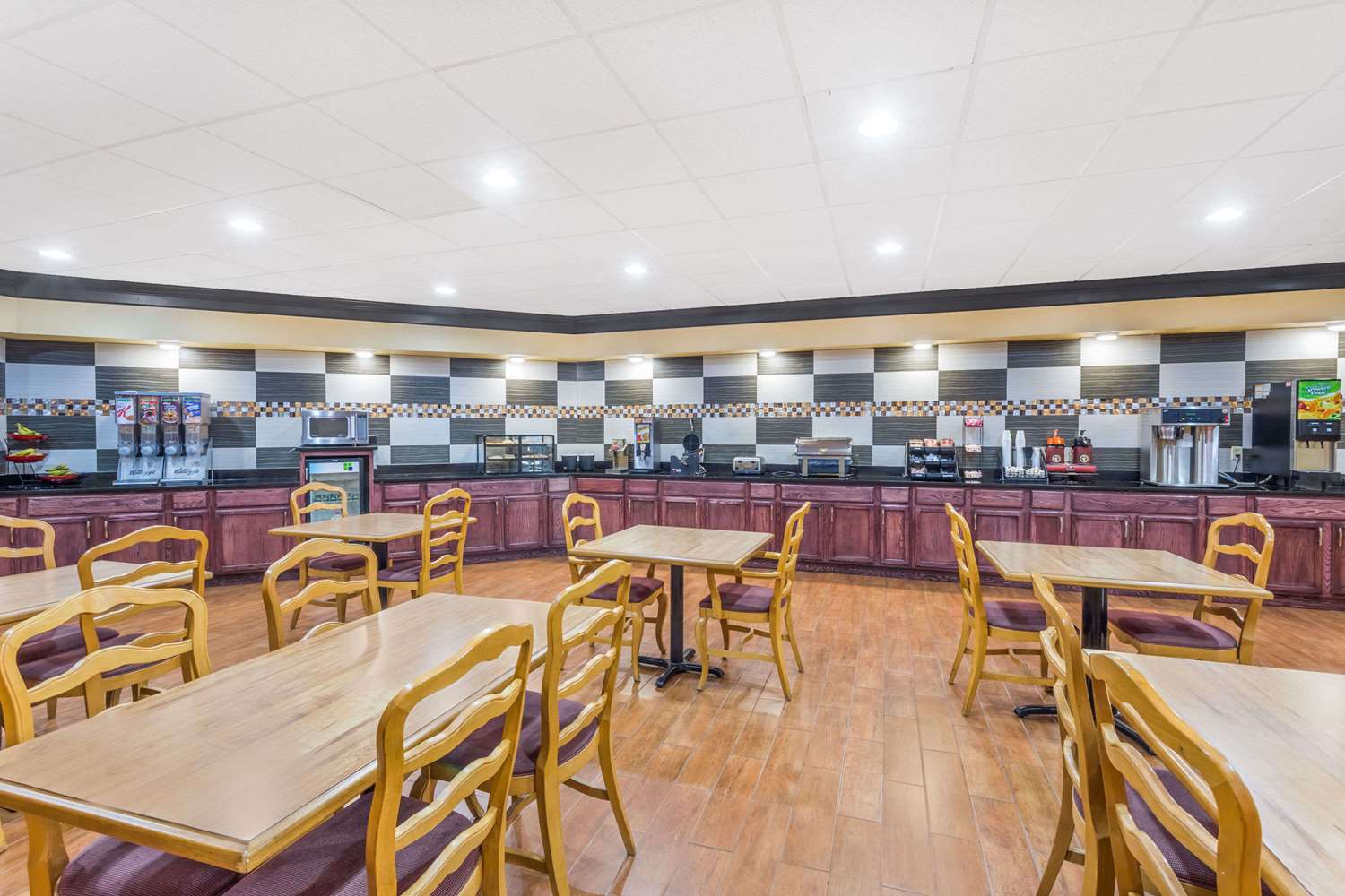 Ramada by Wyndham Macon 34/45