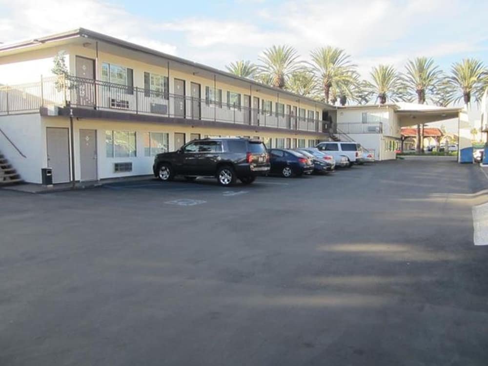 Little Boy Blue Motel photo3