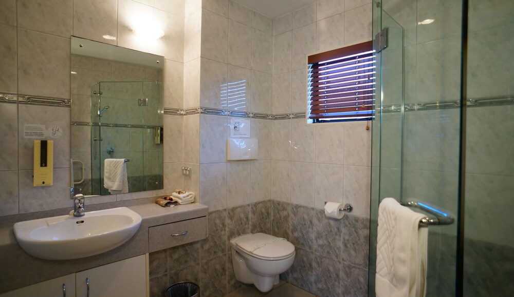 Cornwall Park Motor Inn 25/47