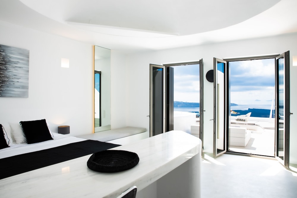Heavens Edge Cliffside Villas & Suites 11/50