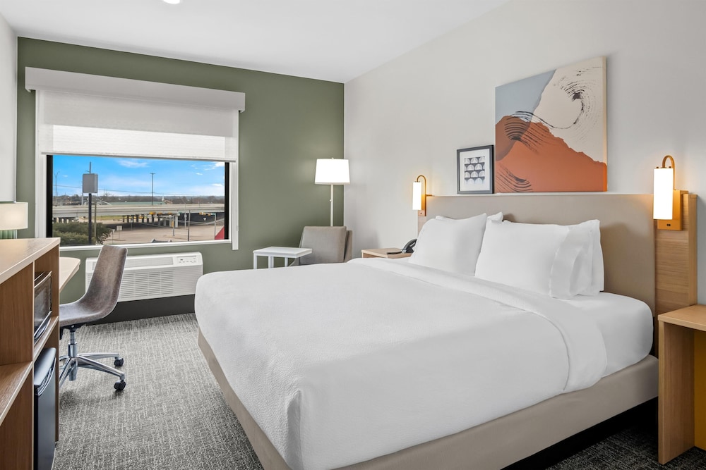 Spark by Hilton Garland Dallas East 14/42