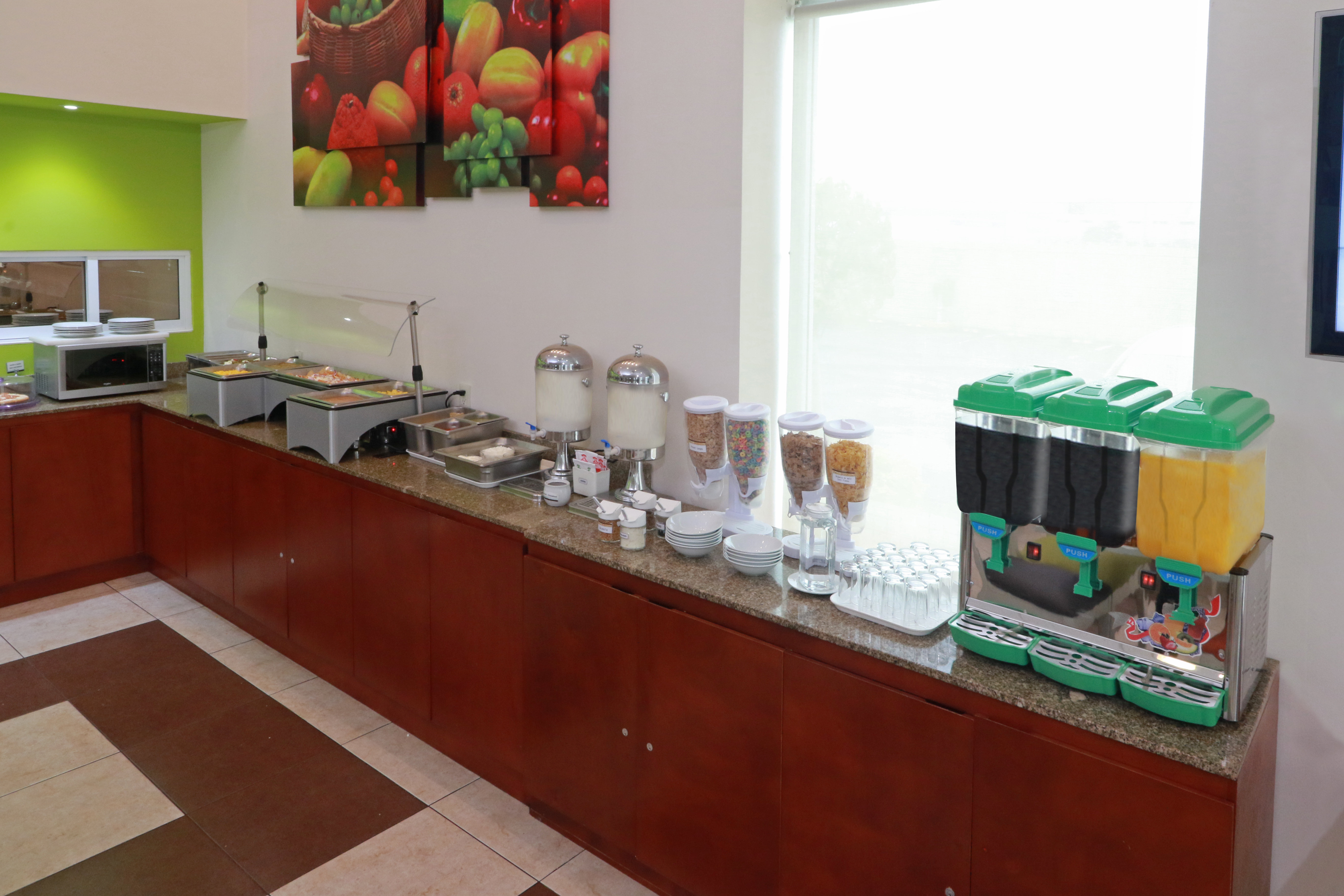 Staybridge Suites Queretaro 75/75