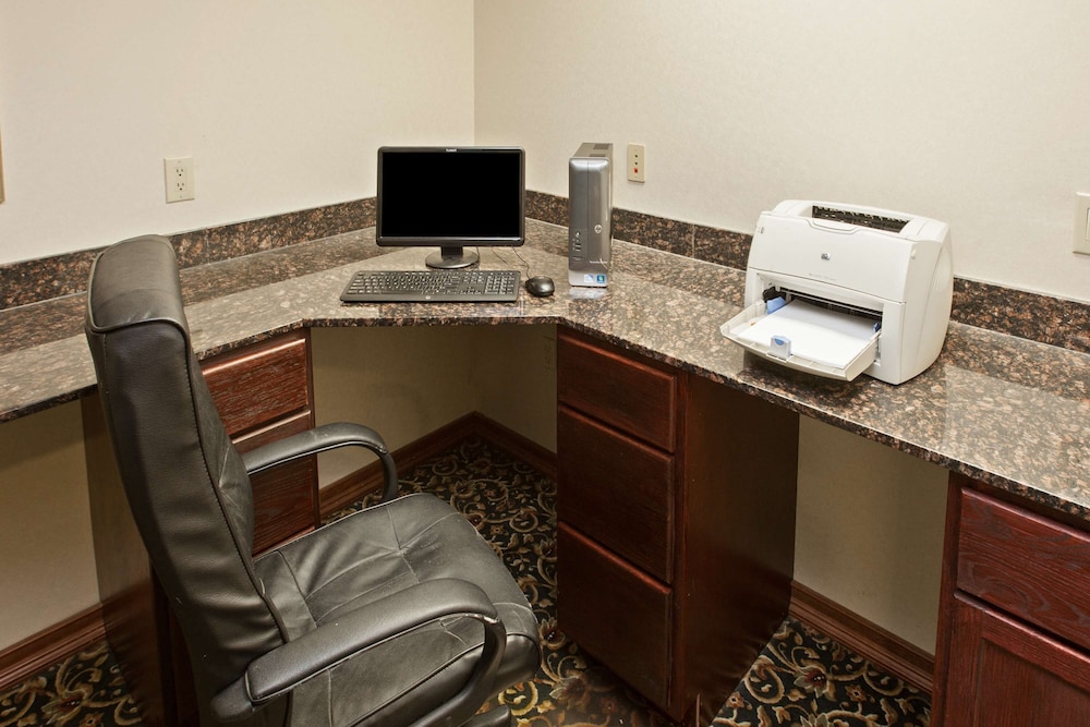 Country Inn & Suites by Radisson, Elkhart North 15/15