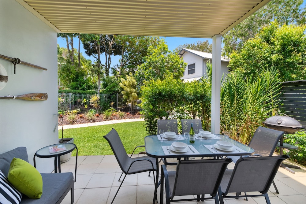 NOOSA ENTRANCE WATERFRONT RESORT 63/80