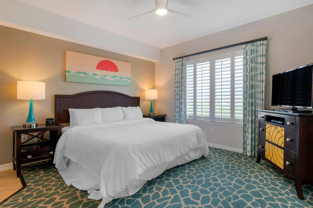 Efficiency, Suite, 1 King and 2 Queen Beds, Sofa
