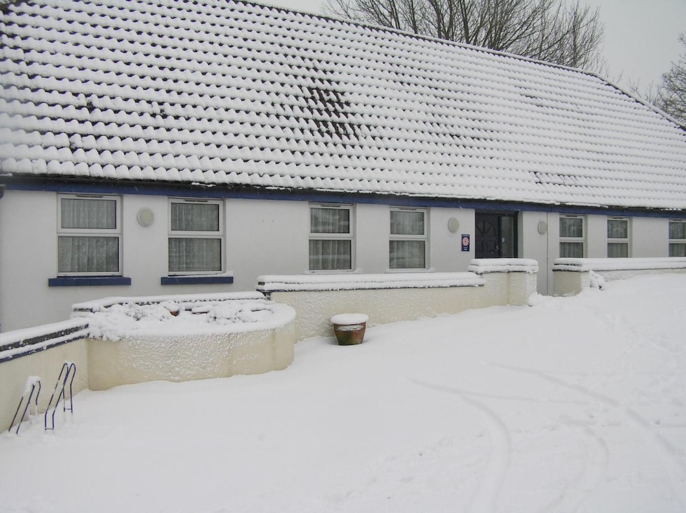 The Inn with the Well 3/36
