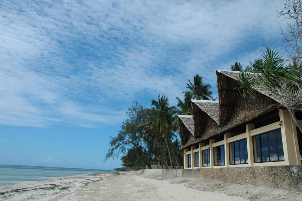 Jumuia Conference & Beach Resort 39/45