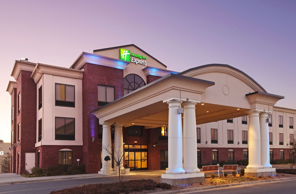 Holiday Inn Express Hotel And Suites Pine Bluff Pines Mall 3/54