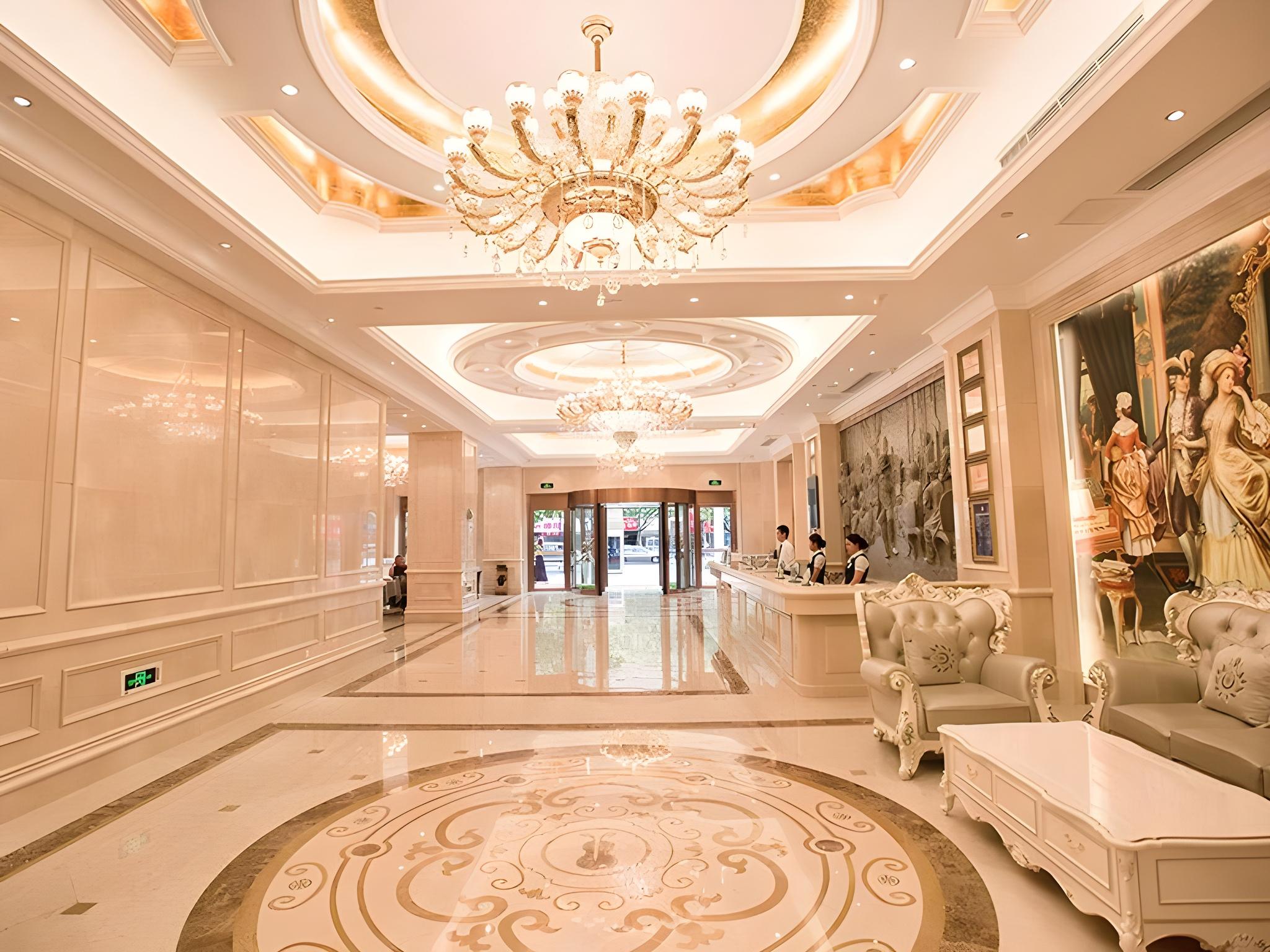 Vienna International Hotel (Shanghai Hongqiao National Exhibition and Convention Center) 2/19