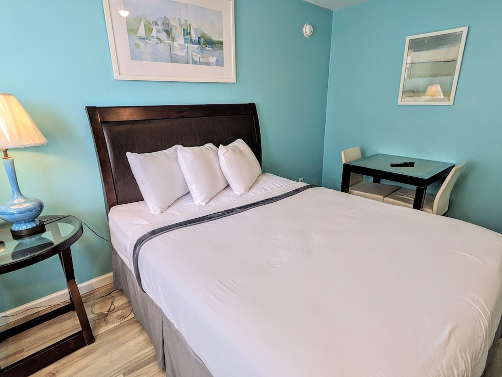 Clarem Happy Days Inn 12/25