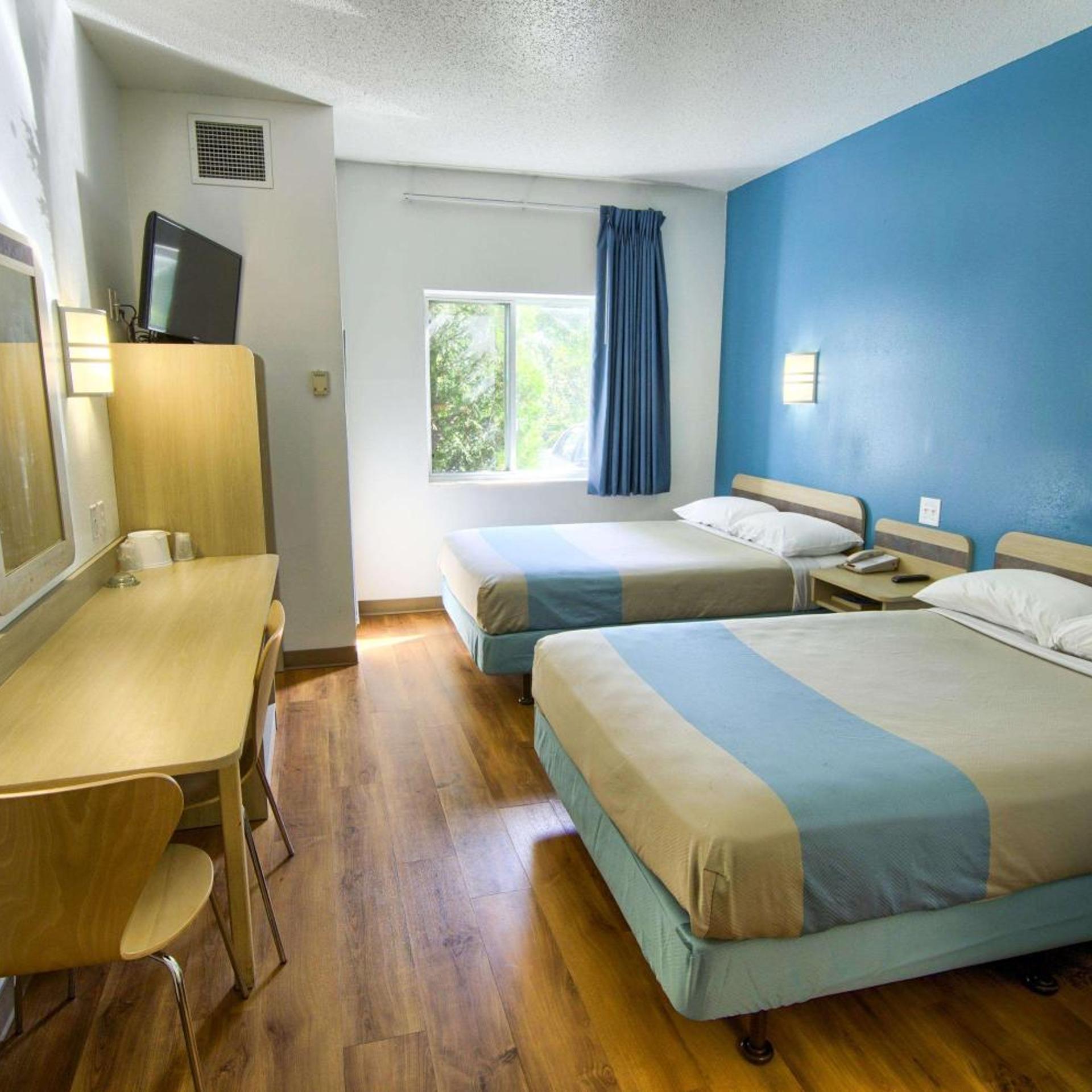 غرفة رباعية لذوي الإعاقة، Motel6 Portsmouth, NH 2/10