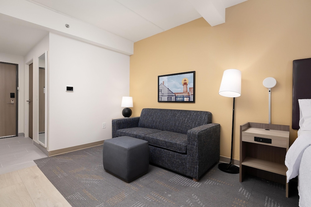 Home2 Suites by Hilton South Padre Island 47/72