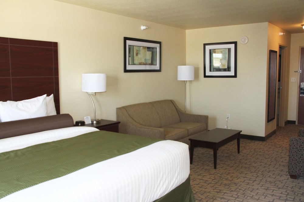 Cobblestone Hotel & Suites - Devils Lake 15/62