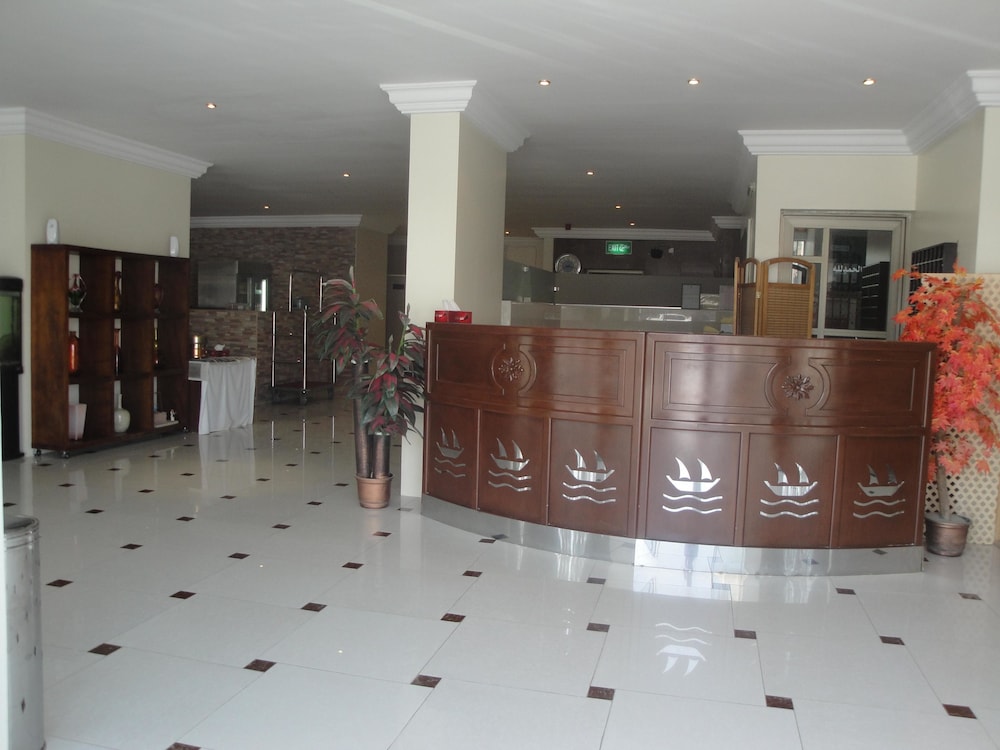 Marina Royal Hotel Suite 3/21