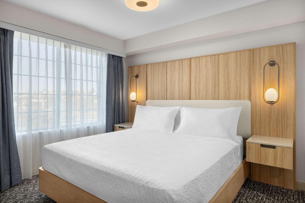 STUDIO, SUITE, KING BED, ACCESSIBLE