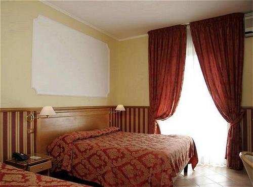 Hotel Leopardi 10/50