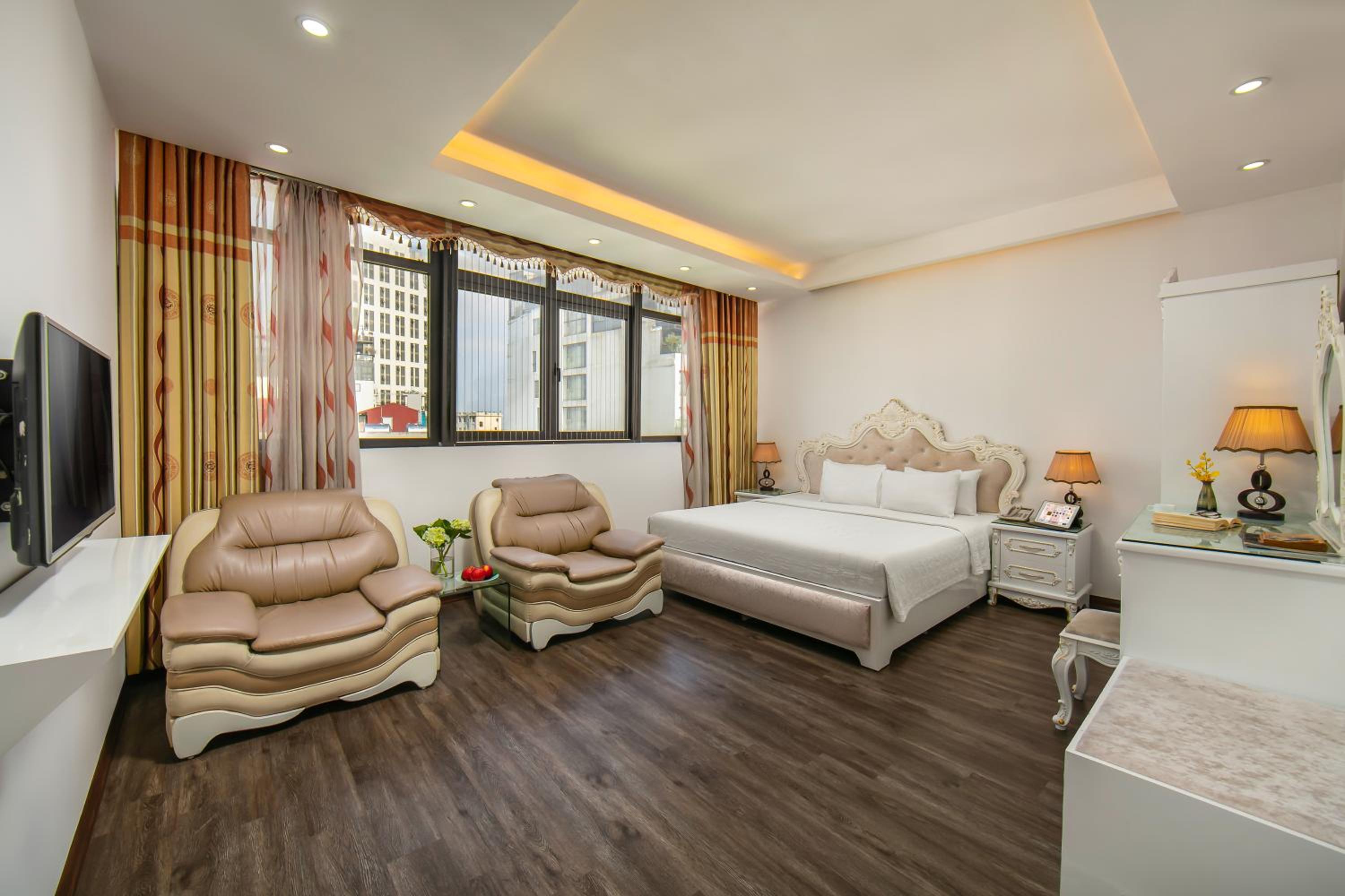 Deluxe, Double or Twin Bed, City View