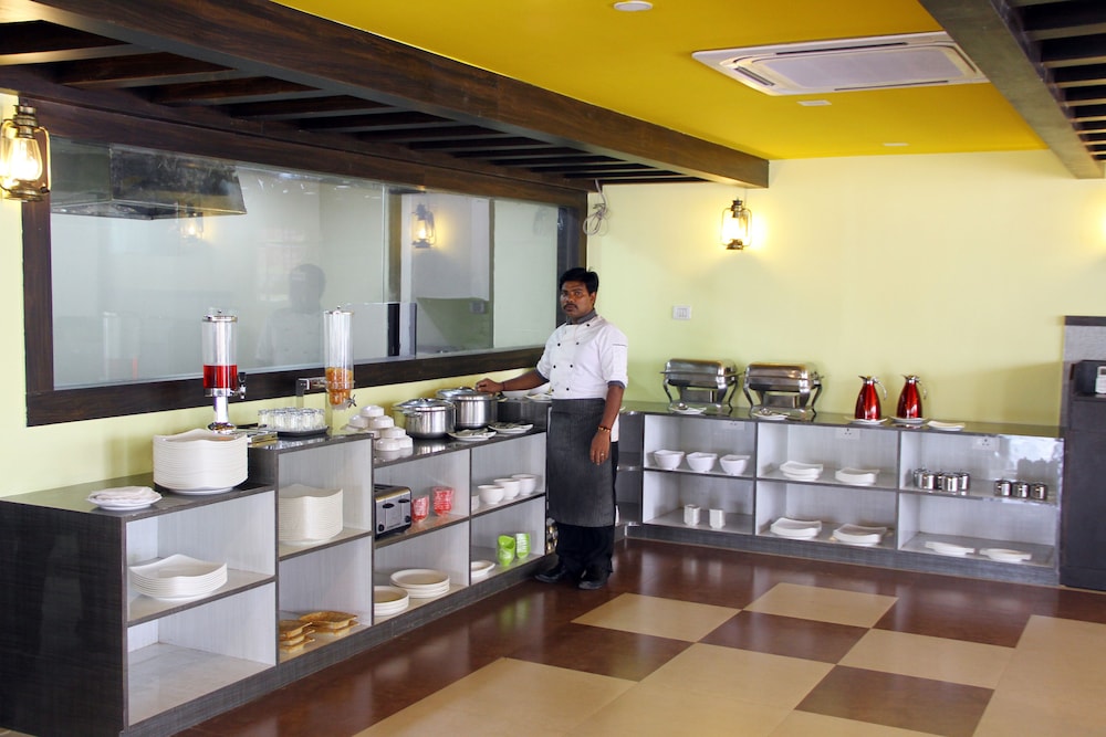 Hotel Vinayaga 8/25