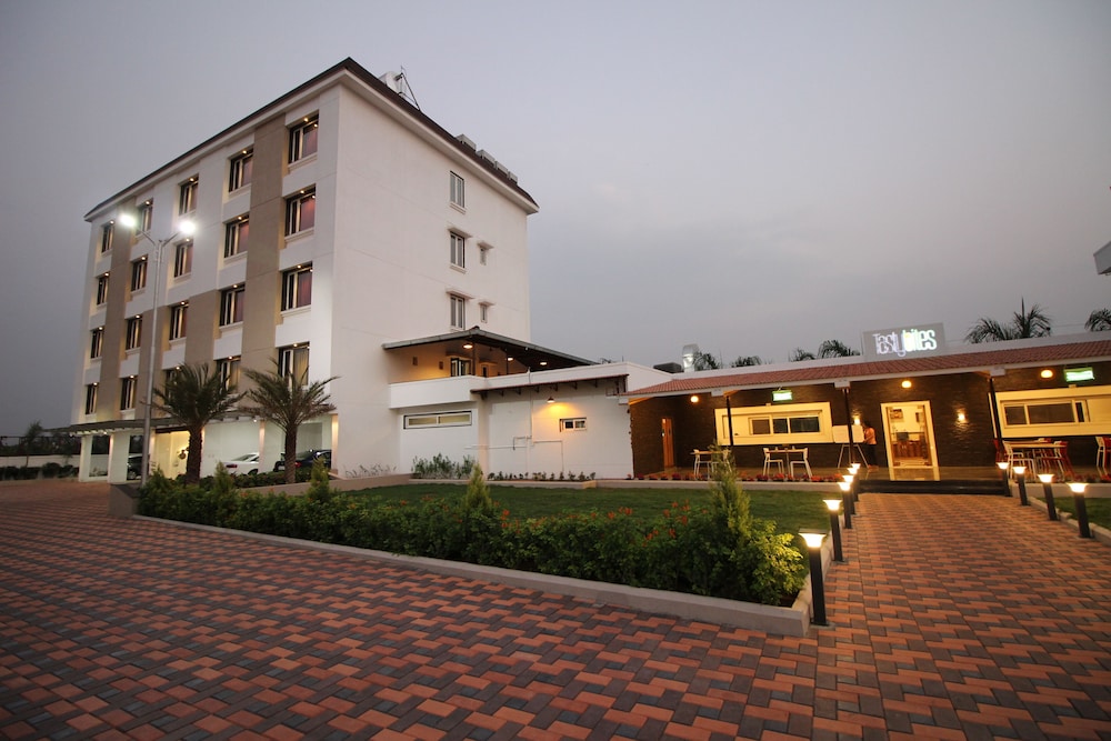Hotel Majestique Pune 5/33