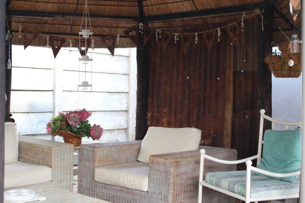 Mirabel Guesthouse 7/39