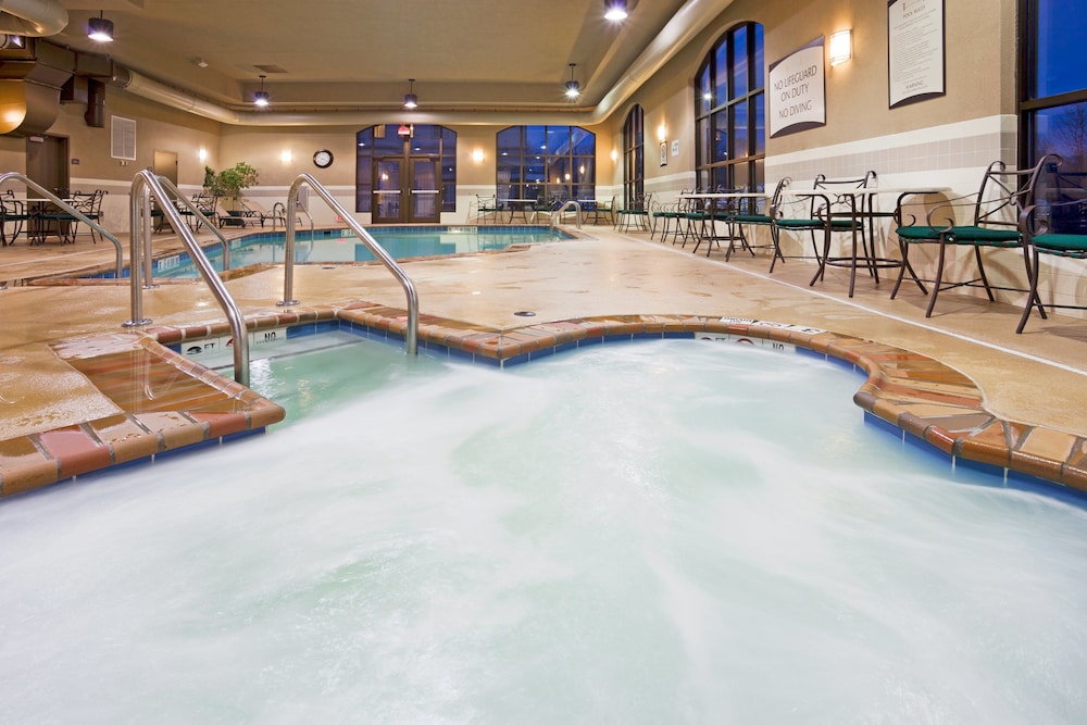 Staybridge Suites Milwaukee Airport South 3/53