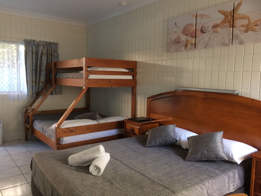 Tropical Palms Inn Resort 32/51