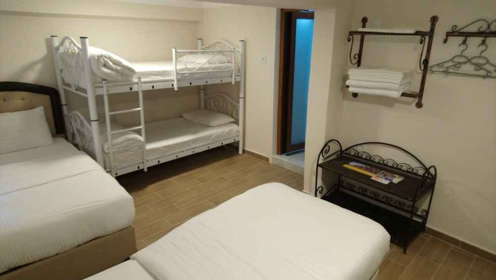Ena Serenity Boutique Hotel 31/73