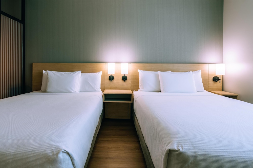 Hyatt House Ontario Airport 8/50