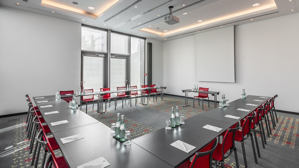 Holiday Inn Munich - Westpark 55/83