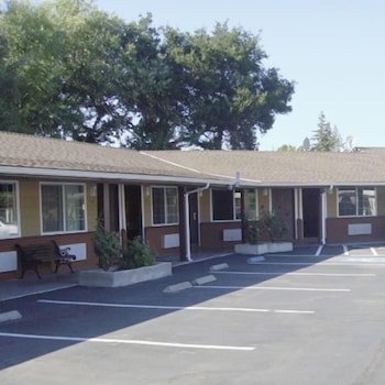 Muir Lodge Motel 5/46