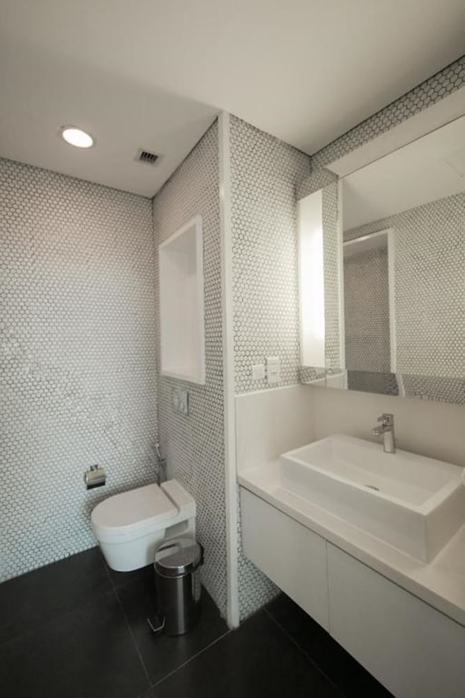 Morrissey Hotel Residences 59/60